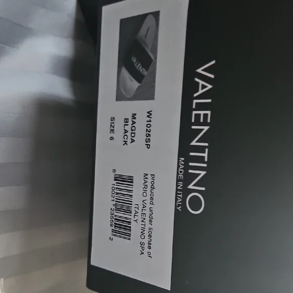 Valentino Slides Black+White Slide Sandals New/box Size 6 TagDustbag Retails 599 - Picture 3 of 12